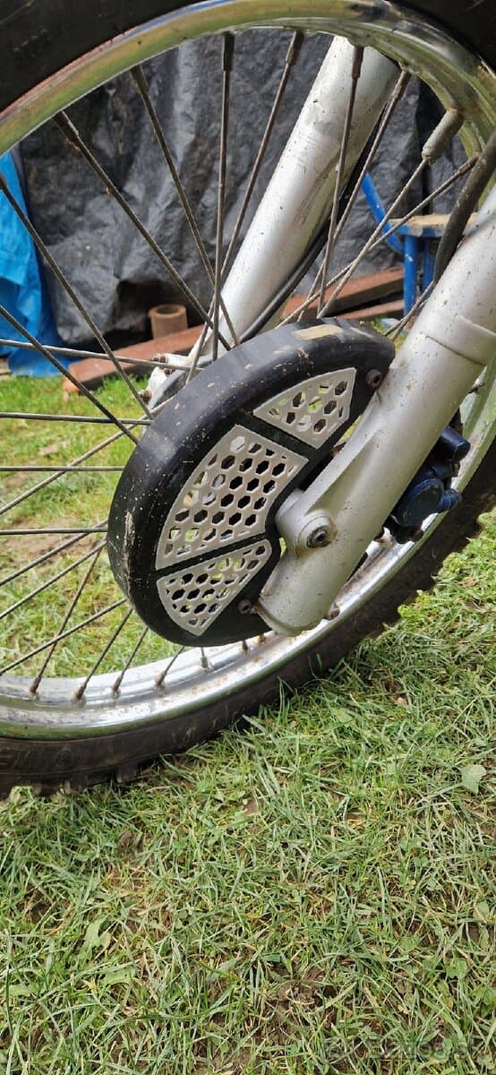 Viečko nádrže - Yamaha DT125 + TW + XT350 + XT600