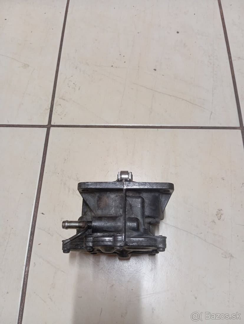 Vákuová pumpa Nissan patrol y61