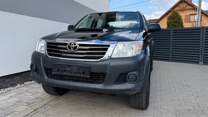 TOYOTA HILUX 2,5 D-4D 1 - NA PREDAJ / AJ NA SPLÁTKY