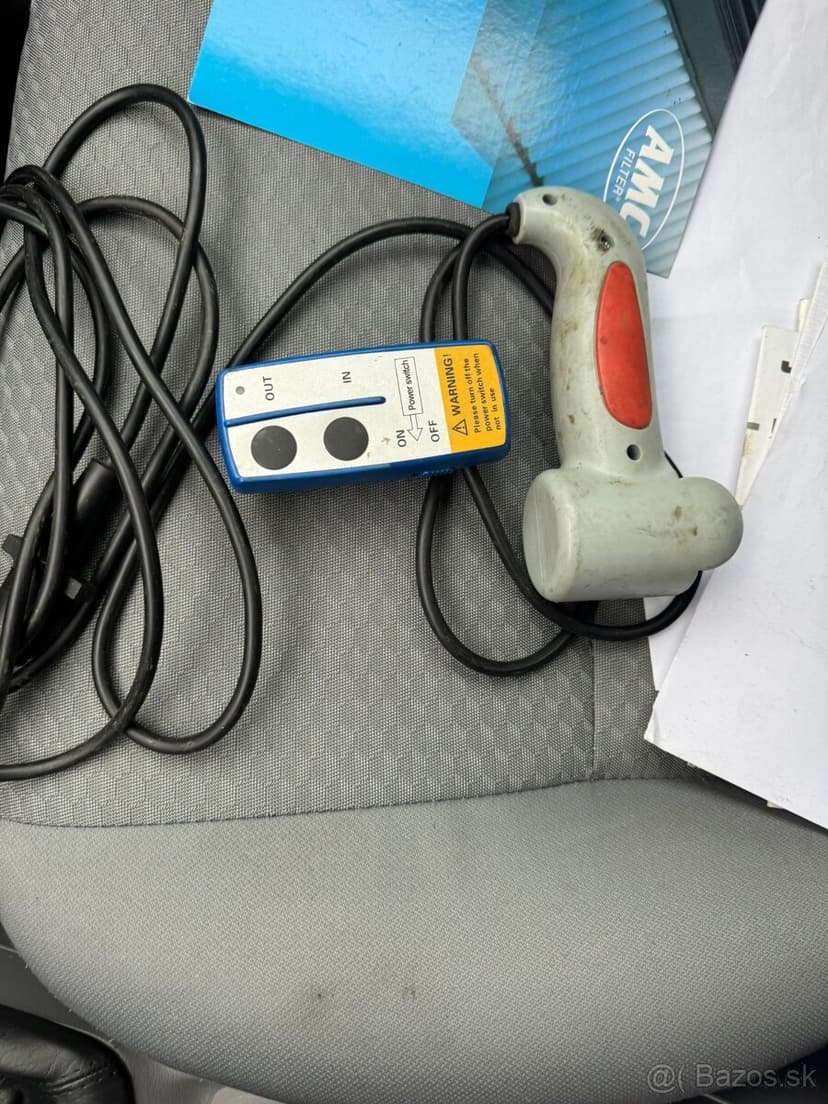 TOYOTA HILUX 2,5 DIESEL 4X4 ROK VÝROBY 2012