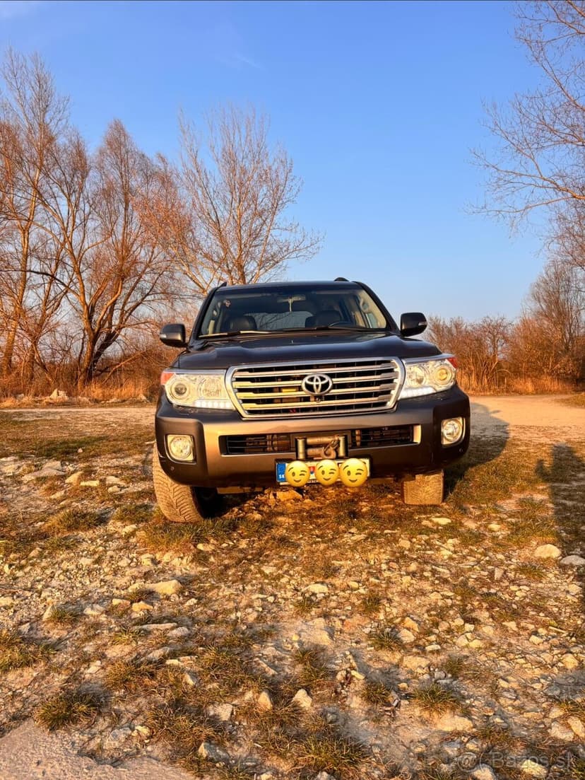 Toyota Land Cruiser 200