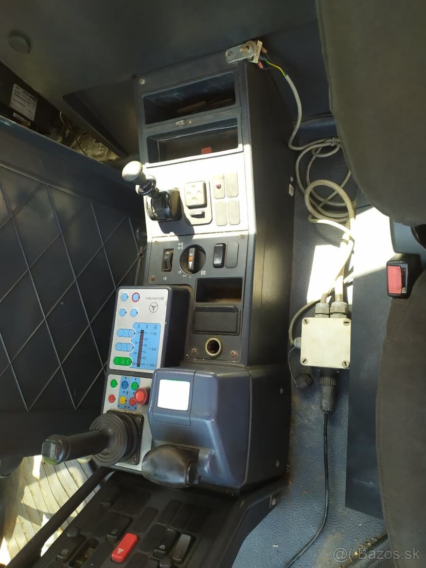 Mercedes Unimog U400