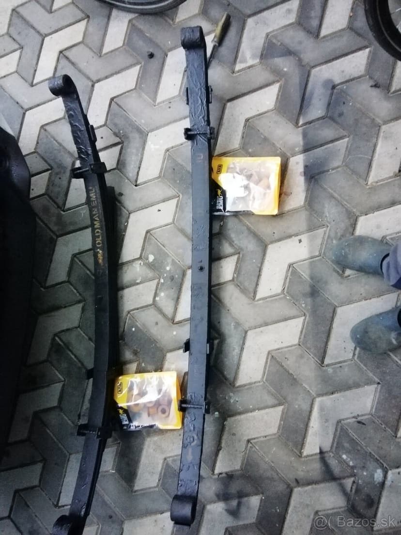 Predám sadu listových pier Toyota hilux 2015+2023