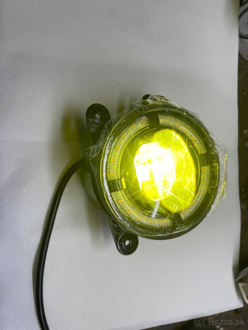 PREDAM SVETLO DO NARAZNIKU.