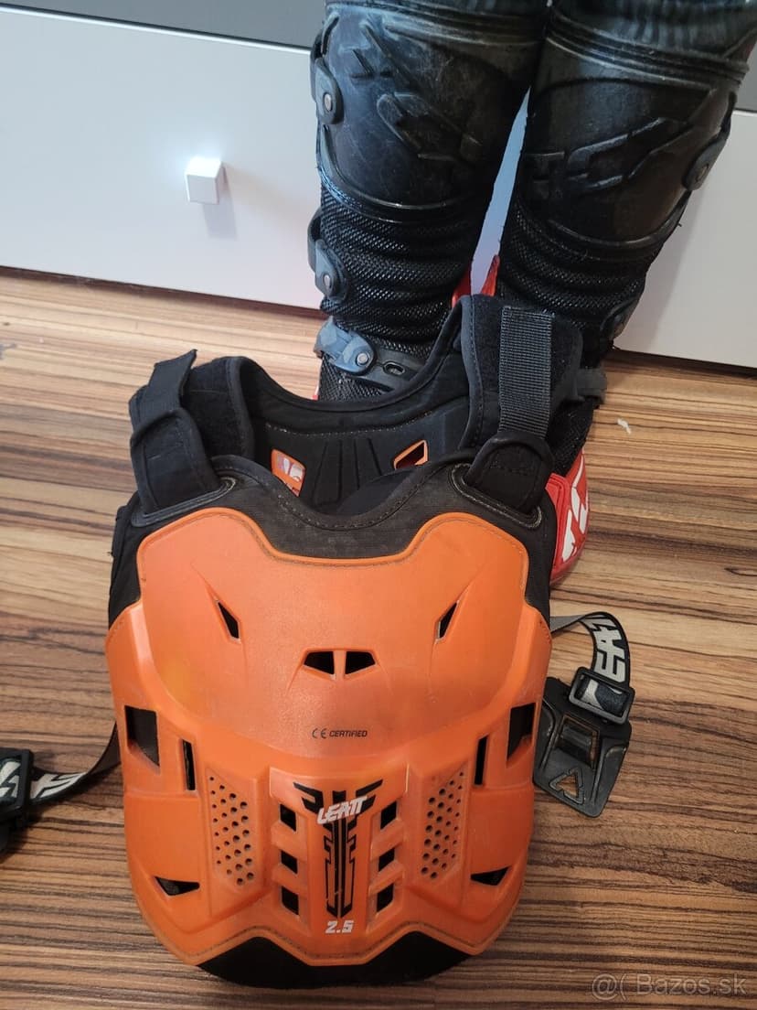 detské čižmy TCX a hrudný a detský chránič LEAT