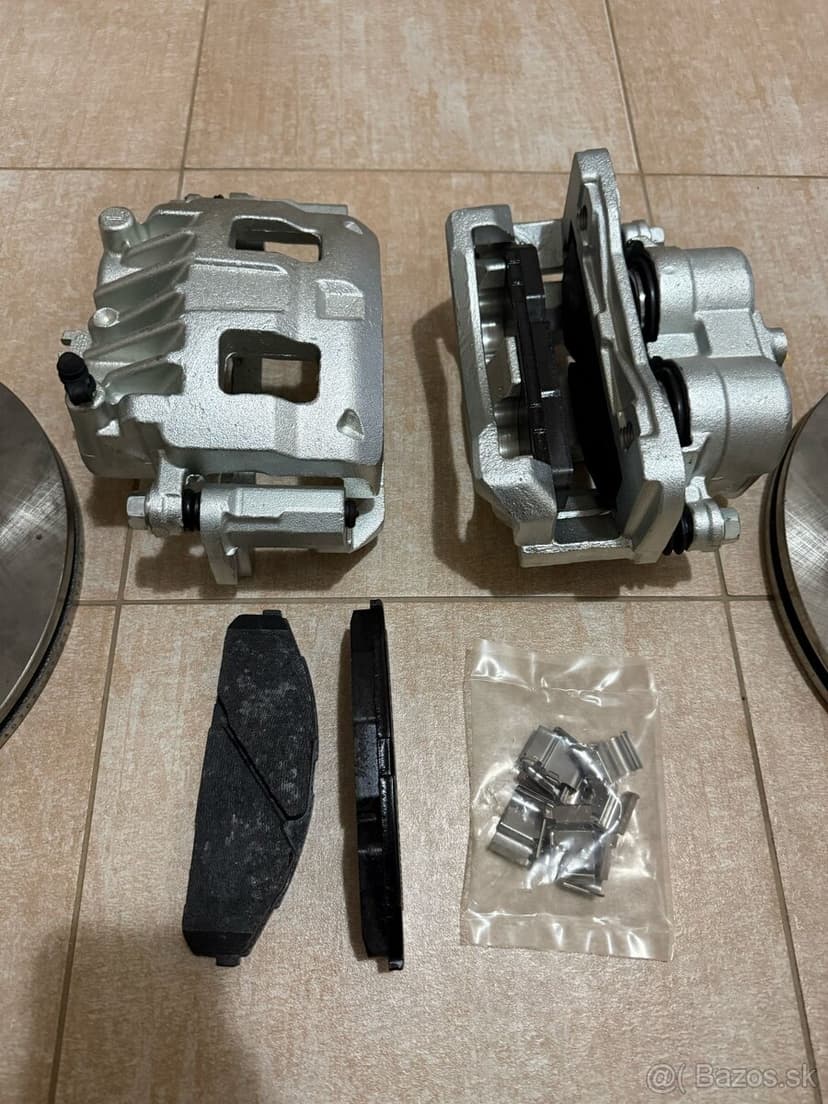 NISSAN PATROL Y60 - STAGE 1 PŘEDNÍ BRZDOVÁ SADA