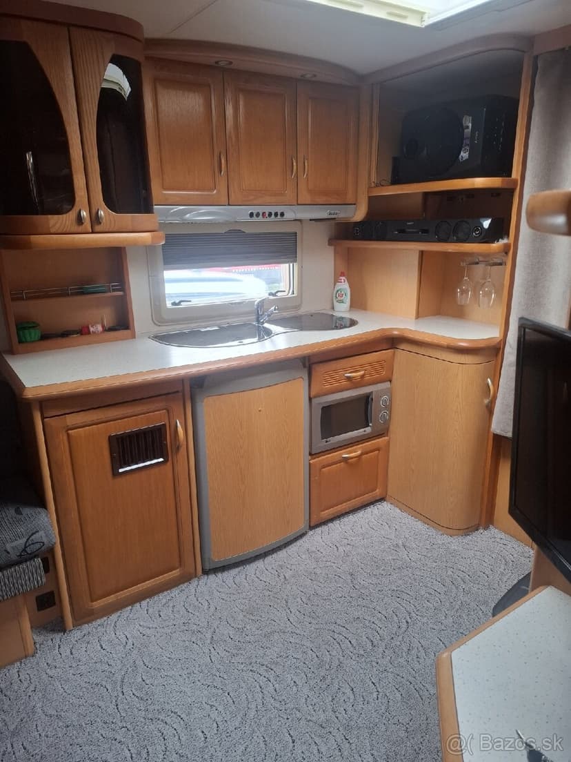 Predám karavan/obytný príves
