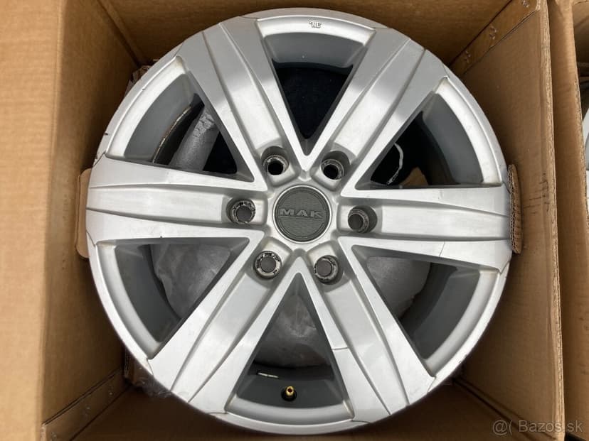 Toyota Hilux MAK  R17" 6x139,7 - 4ks