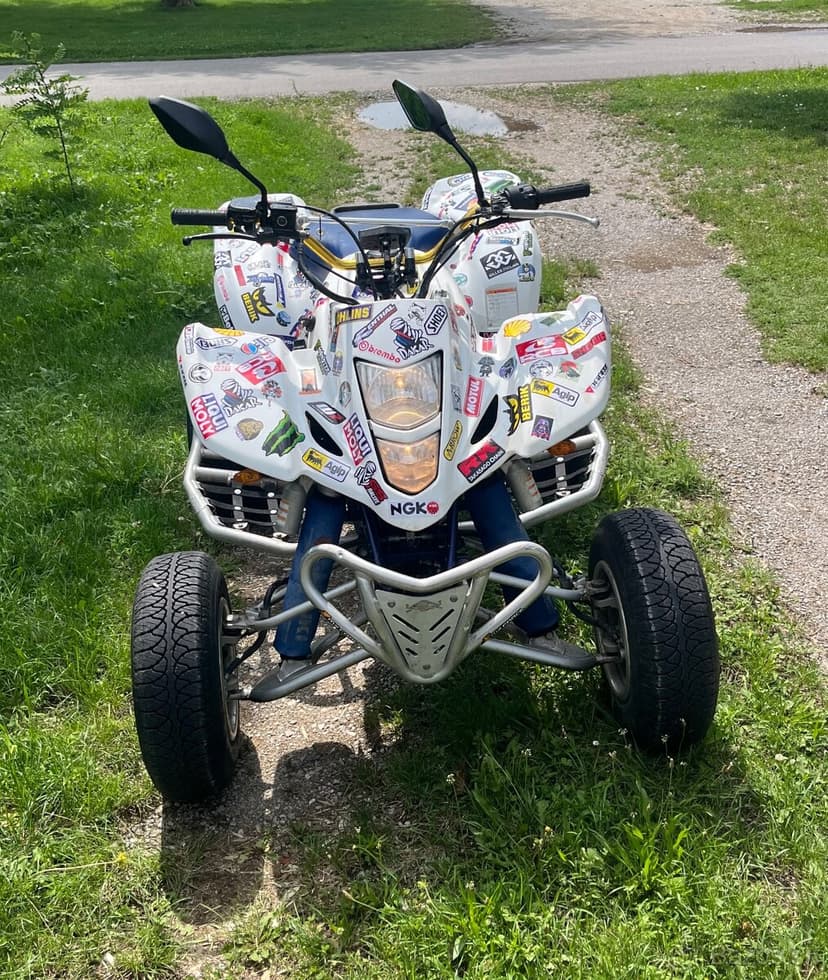 Suzuki LTZ