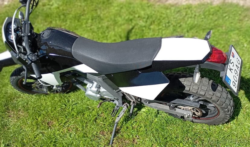 125 crs enduro na značkách