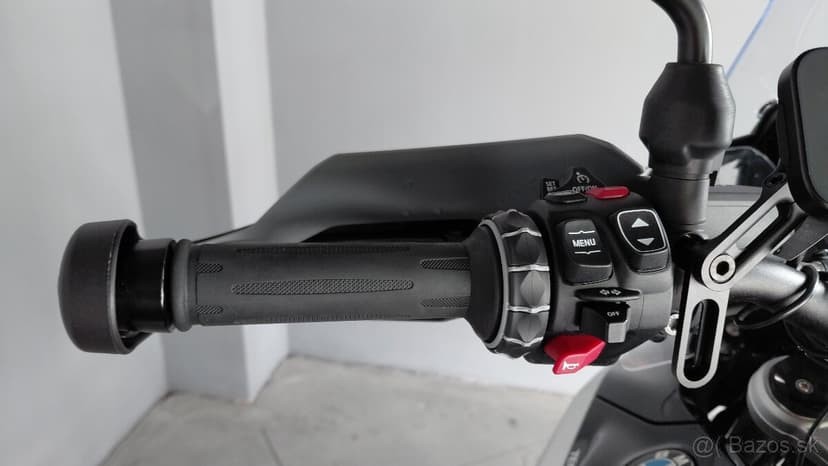 BMW R1300 GS - TRIPLE BLACK - Akrapovič