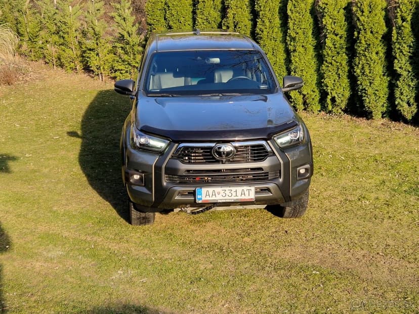 Toyota Hilux Invicible ( Sk Auto ) 2023