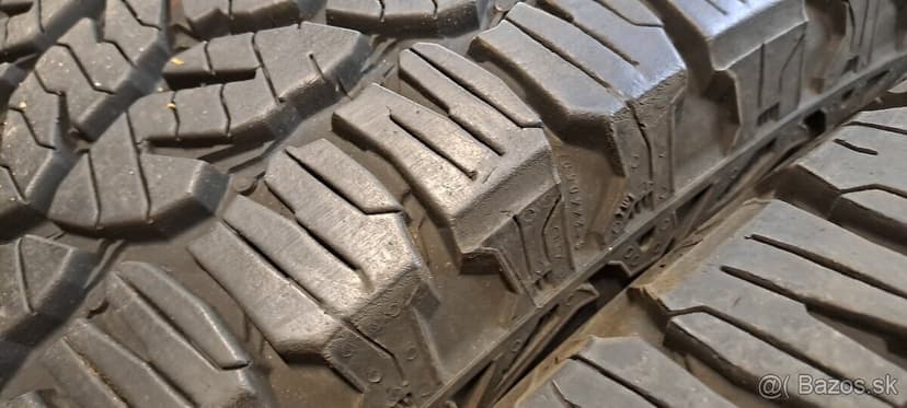 Predám 4ks skoro nové off road pneu 225/60r18-104H Matador
