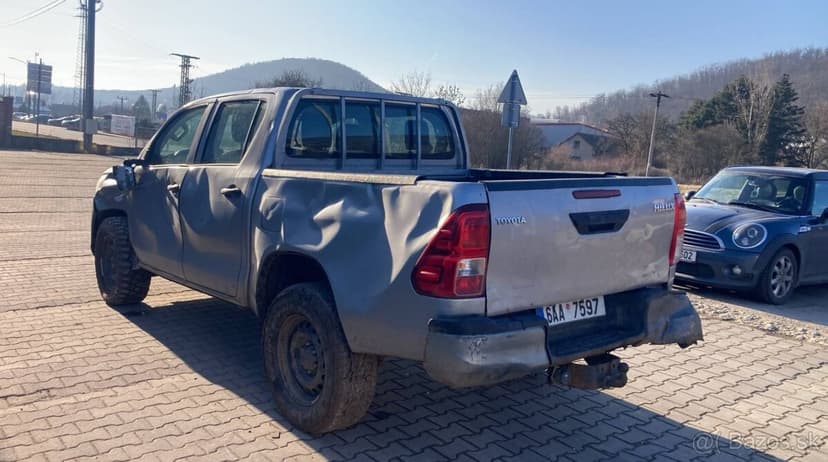 Toyota Hilux 2.4
