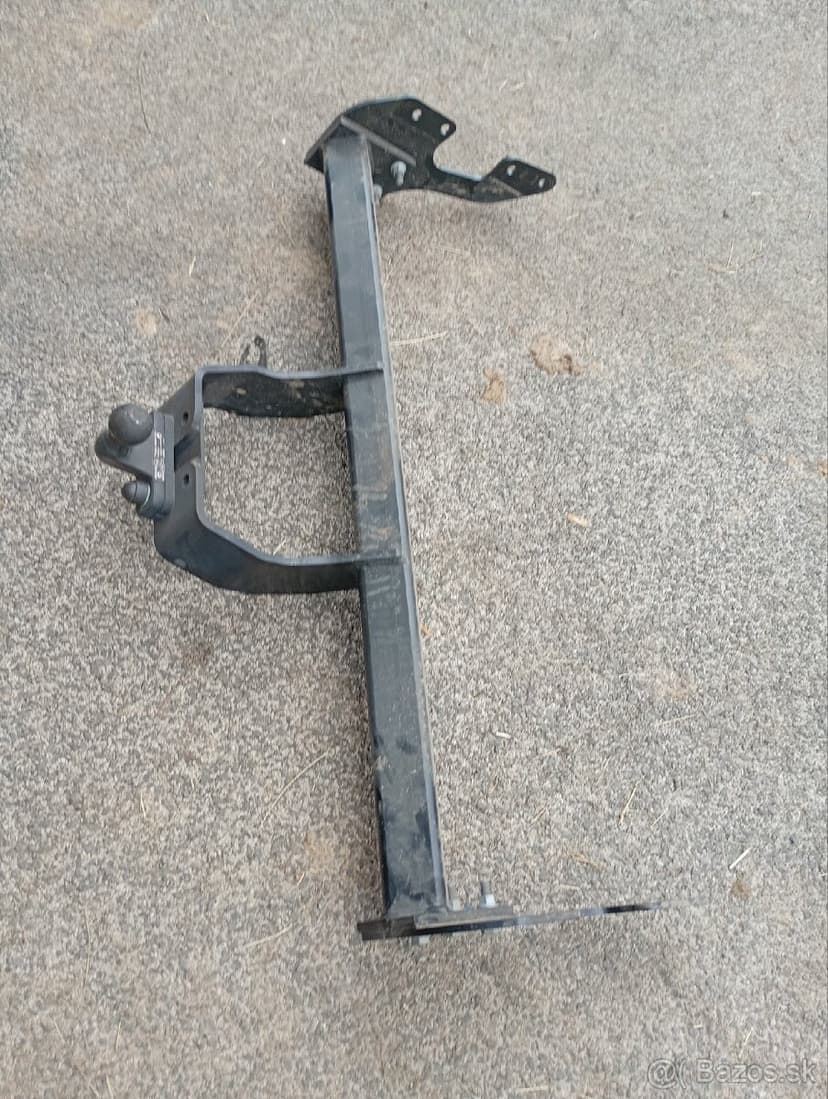 Toyota hilux ťažné zariadenia