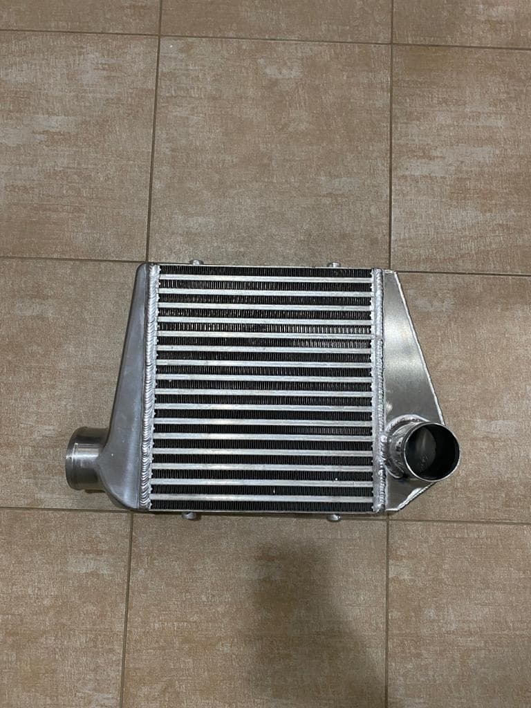 Nissan Patrol M57 - DRŽÁK INTERCOOLERU + INTERCOOLER