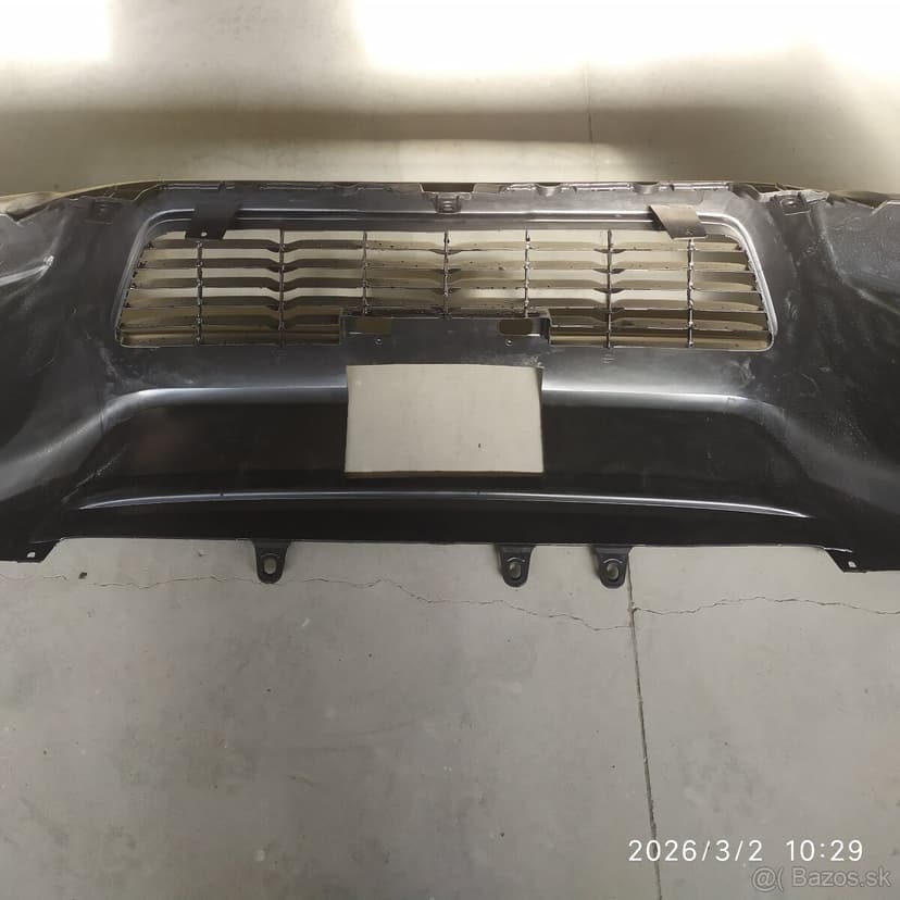 Toyota Hilux VIII 2016 predný nárazník