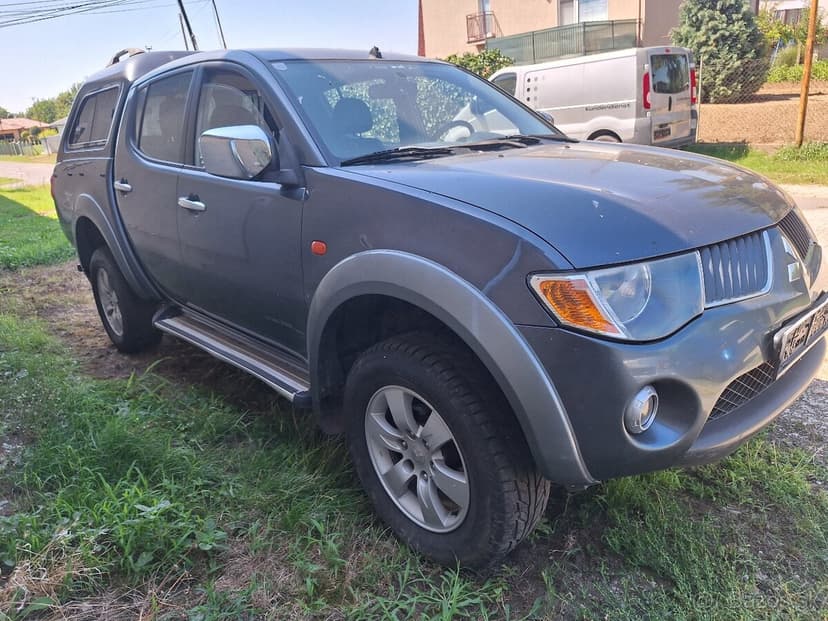 MITSUBISHI L200 4X4 NOVÁ STK EK 2027 KLÍMA ŤAŽNÉ