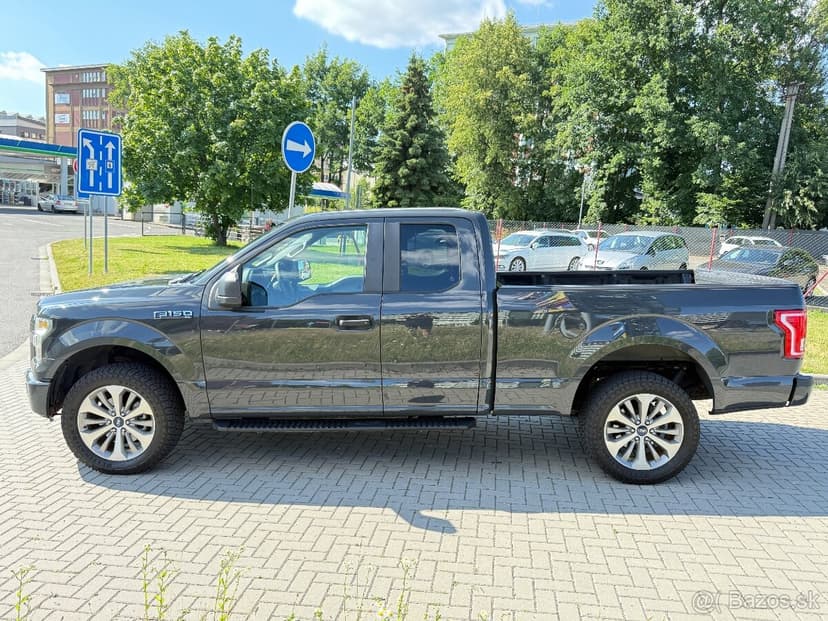 Ford F150 5.0 V8–4x4–2017–TAŽNÉ 3.5t—KRÁSNÁ BARVA