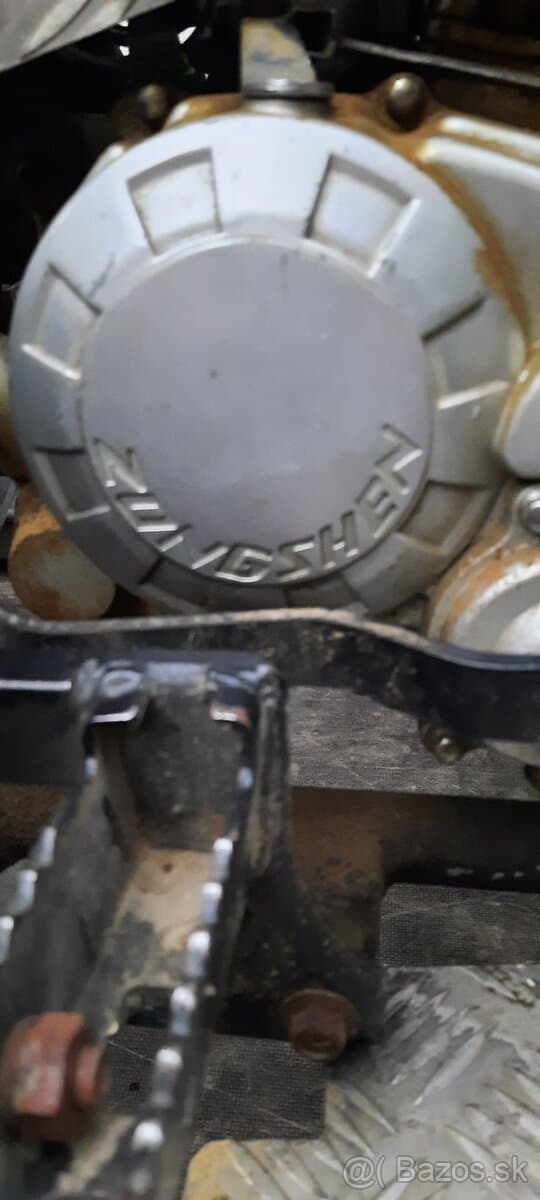 Predám štvorkolku  + prívesný vozík