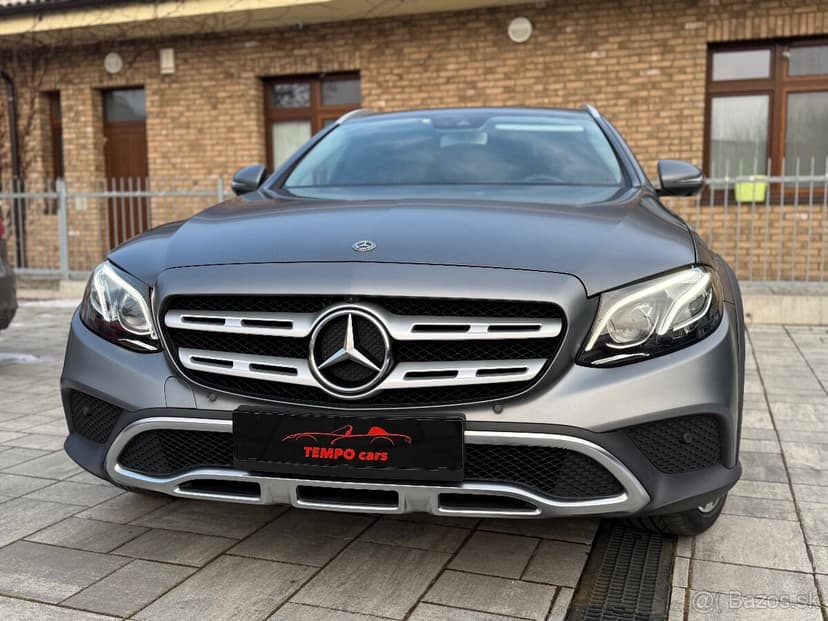 E220 All-Terrain 4Matic Magbetic Mat Grey Mat ODPOČET DPH