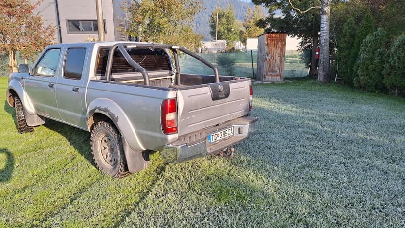 Nissan navara d22 4x4