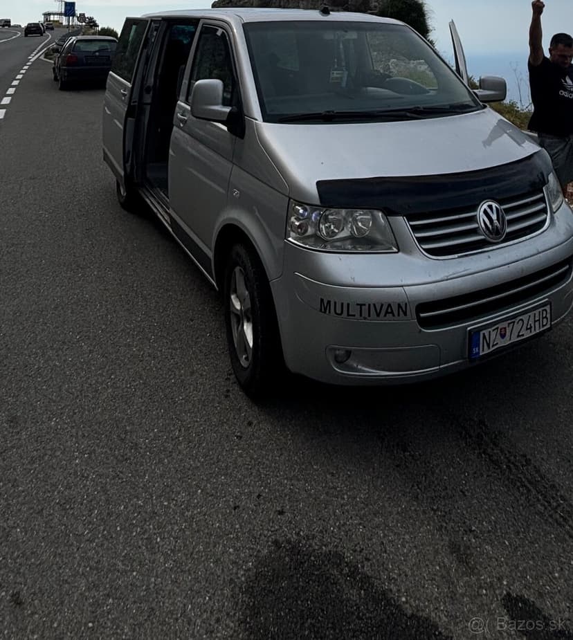 Predam volkswagen Multivan t5