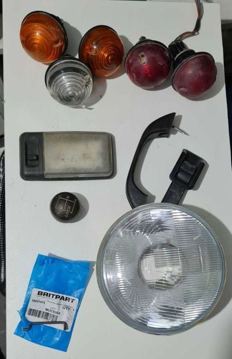 Piese noi-sigilate si vechi Land Rover Defender 90, TD5, 2002