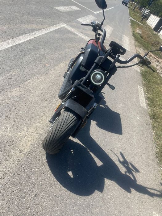 Vand scuter electric sau schimb cu E60