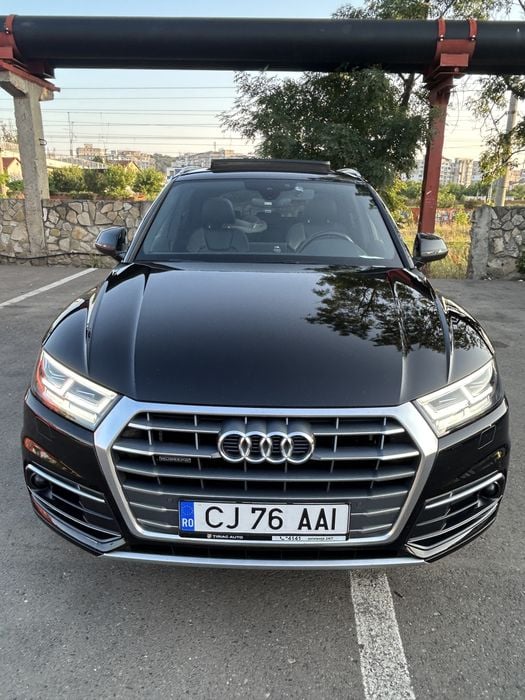 Vand Audi Q5 / ofer factura pe masina