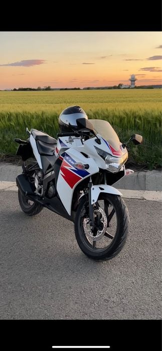 Honda cbr125r 2014