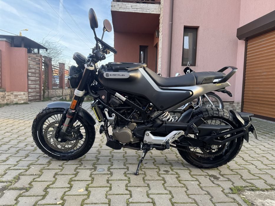 Vand motocicleta A1 husqvarna svartpilen 125