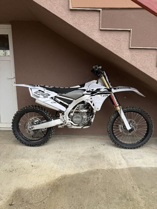 Dezmembrez !yamaha yz250f in stare perfecta