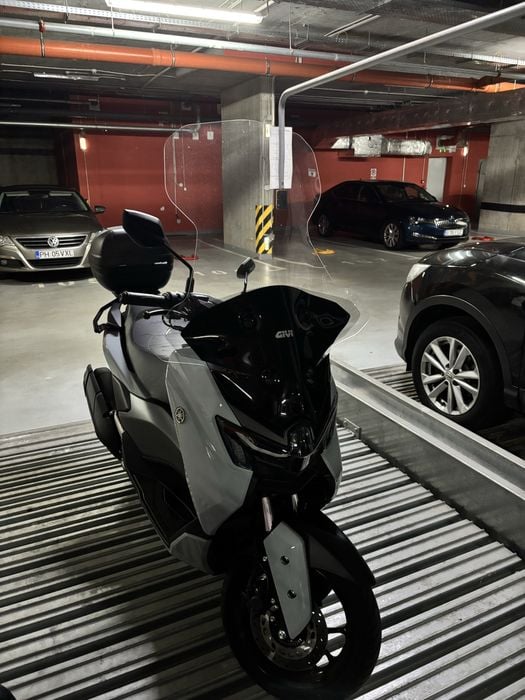 Scuter Yamaha Nmax 125 Tech Max 2025 / 1700 km / Ceramic Gray