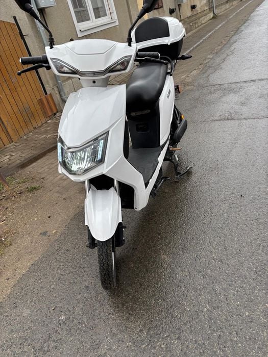 Scuter electric nou
