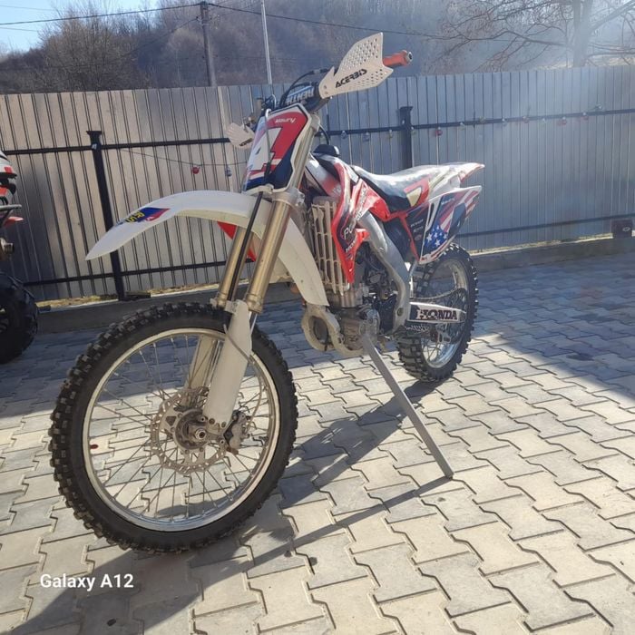 Vând honda crf 250