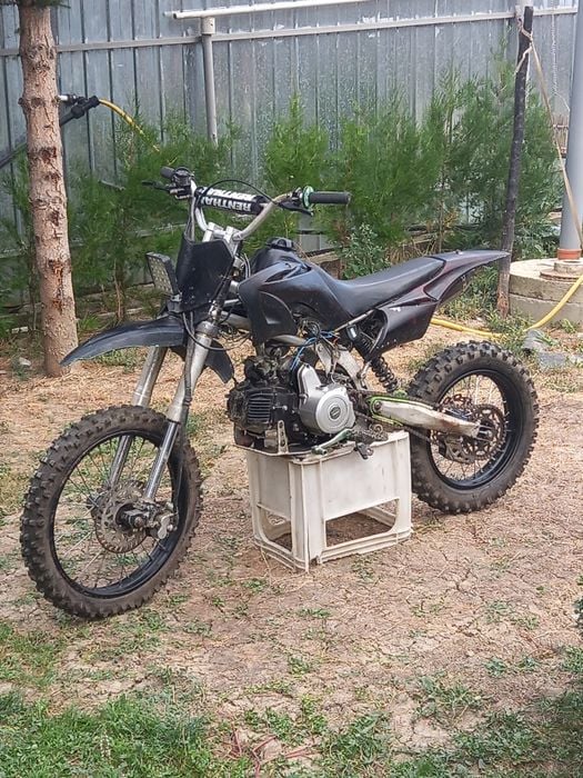 •Cross 125cc 4t•