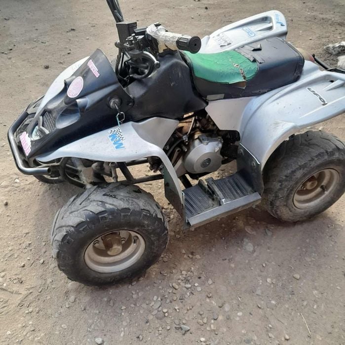 Vând ATV 49 CC pe benzina