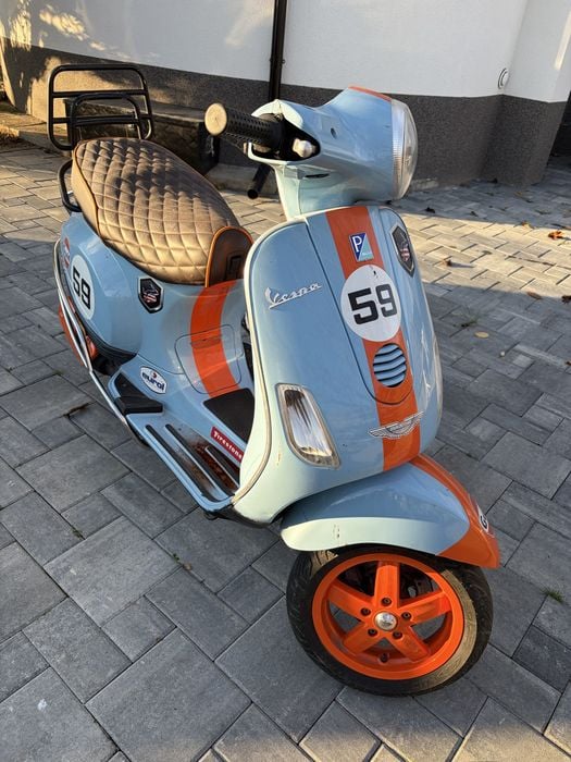 Scuter Vespa Gulf Edition