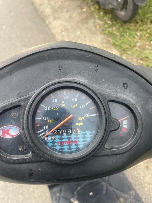 Vând scuter kymco agility50 4T