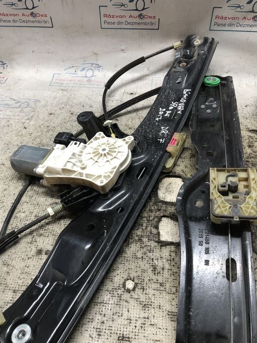 Macara geam dreapta fata Land Rover Discovery 2.0 Motorina 2017