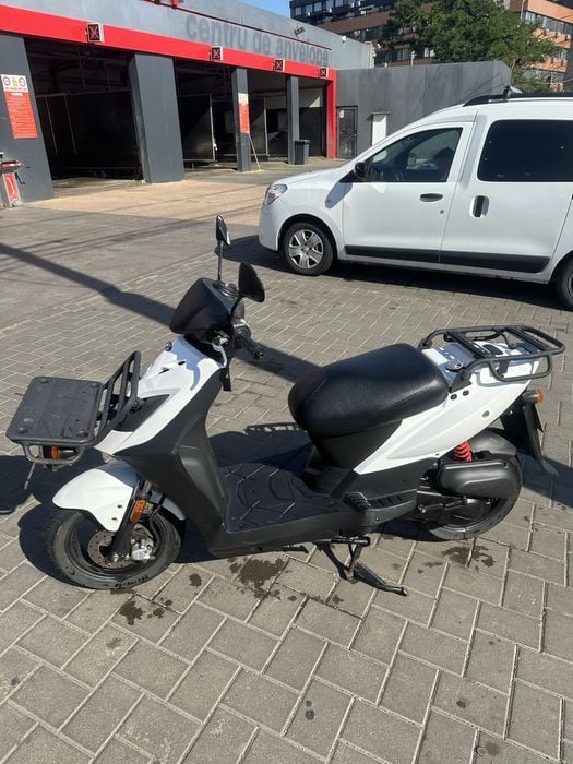 Kymco Agility Carry 50ccm aproape nou, 4000 km, inmatriculat, acte zi