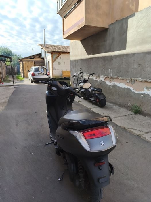 Vând scuter Peugeot RS Euro 2