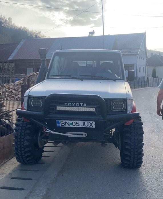 Toyota land cruiser lj 70