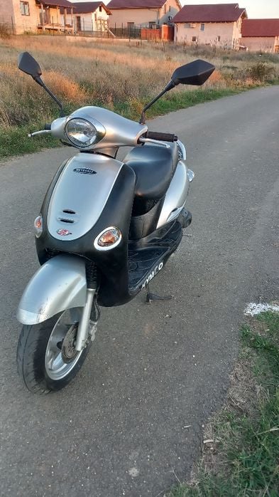 Vând scuter funcțional