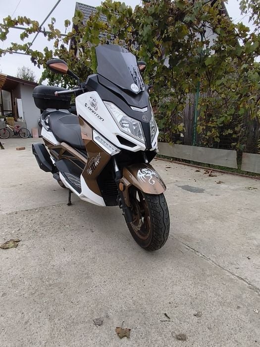 Vând scuter Barton B max 125.