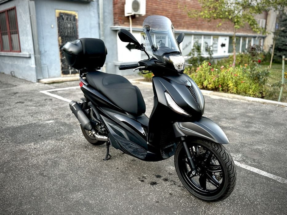 Piaggio Beverly 300 Deep Black + Accesorii
