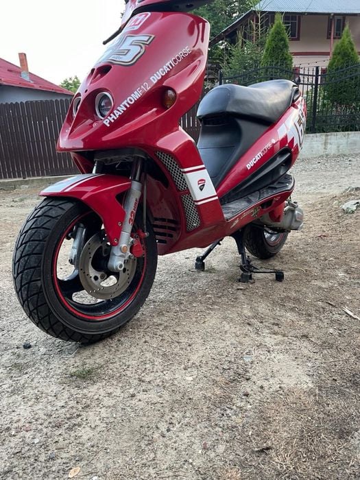 Vand scuter Malaguti F12 (NU YAMAHA/SYM/DUCATI/ETC)