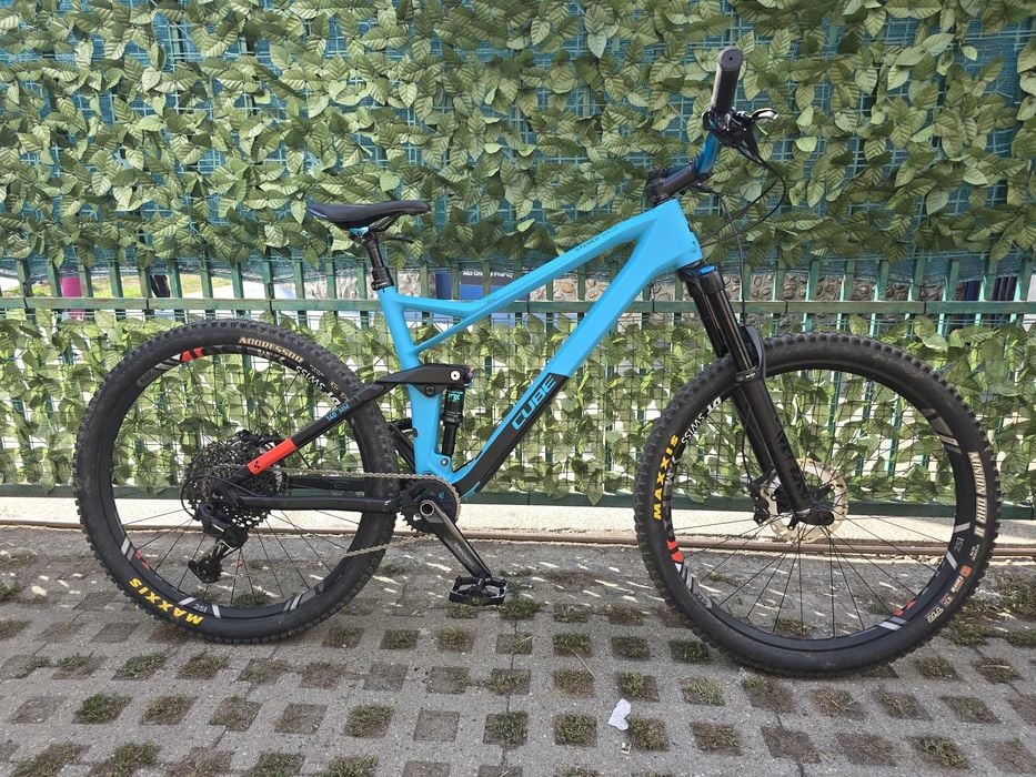 Bicicleta CUBE Stereo Race carbon.