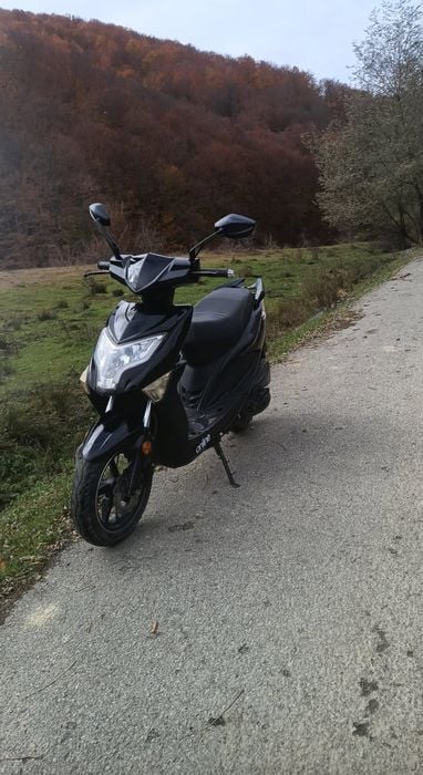 Vând scuter perfect functional!!